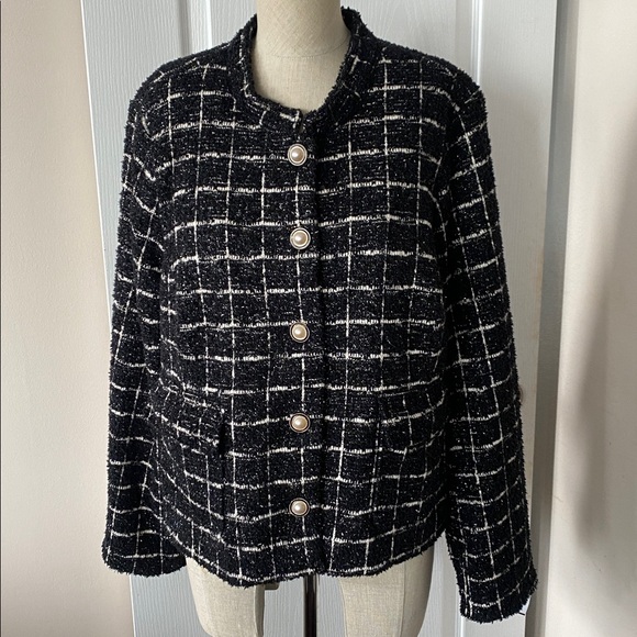 Jackets & Blazers - Elegant Black Tweed blazer with pearls Accents
